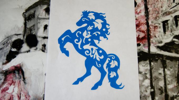 цртеж коња