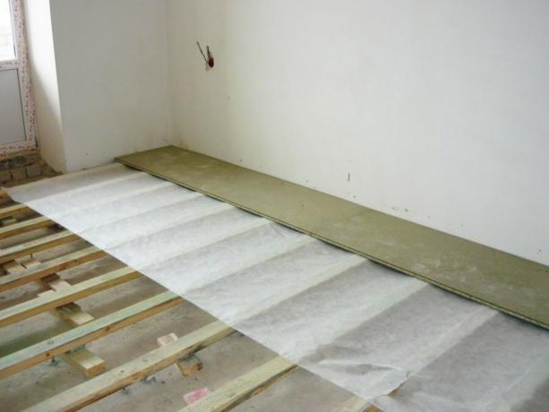 Инсталација пода. Фото: вседлиастроики.ру