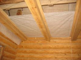 Топлотна изолација подова каменим и дрвеним кућама