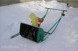 Домаћа снег-плуг са моторним тестерама са рукама