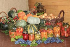 Јесен зима исхрана: како да се сакупи и сачува жетве врт усеве