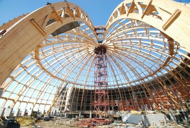 Фотографија снимљена из службе "Андекс Пицтурес". Процес изградње куполе.