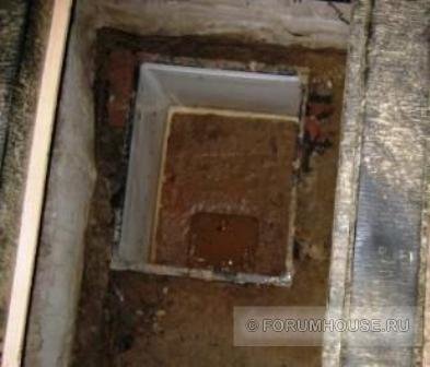 Потврђивање први ископали у подруму на дубини од 60 цм, а рупе величине малог фрижидера тело које је неко бацио на депонији.