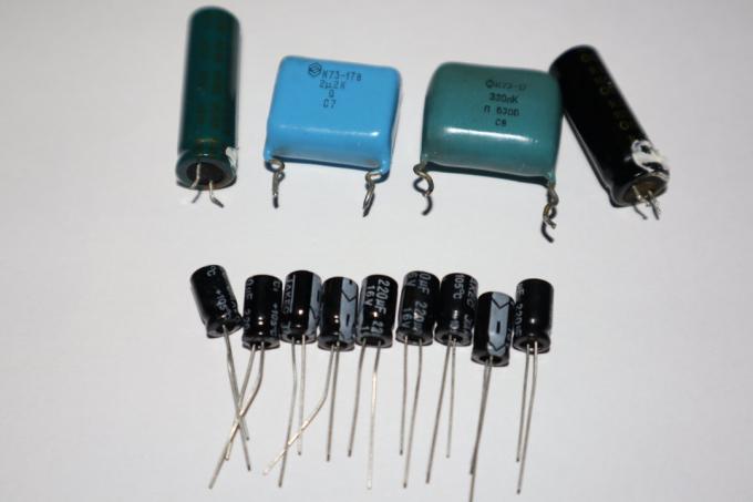 електролитички кондензатор 