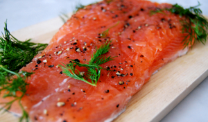 Укусно лосос као лосос - доказани рецепт за укусан малосолонои страшан рибе.
